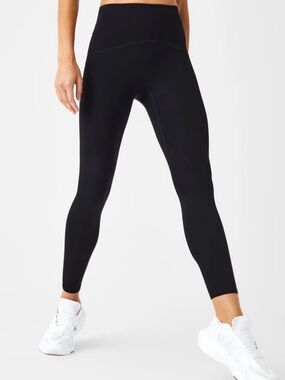 SPANX SPANXshape™ Booty Boost®
7/8 Leggings Black size Medium